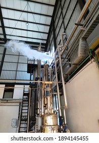 High pressure steam pipe And hot oil For the factory industry, the pipes and equipment must be installed as standard.
