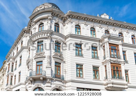 high quality, renovated old building in Germany, apartment building, living