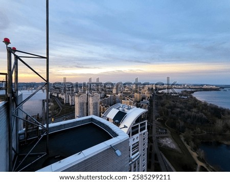 High rooftop with revire behind perspective 