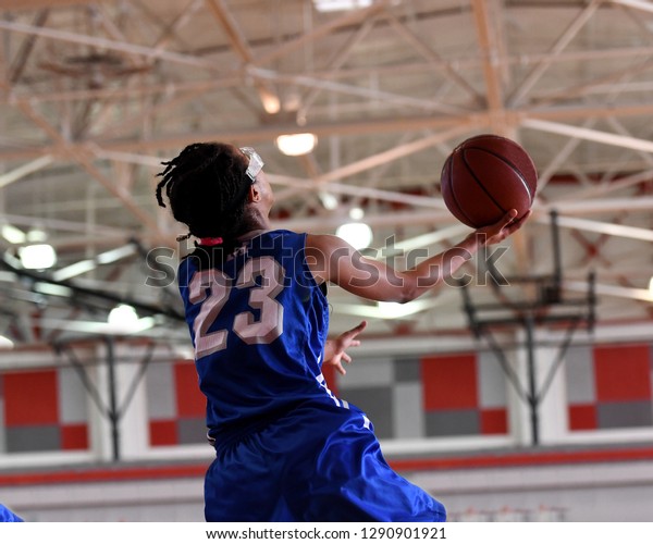 high school girl dunk