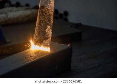 High technology dust removal the steel square pipe cleaning process by laser. Handheld laser cleaning machine. 