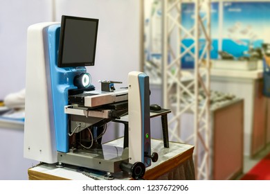 High technology precision visual and measuring machine for quality dimension and shape appearance control in industrial