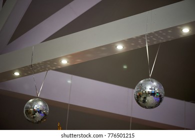 Imagenes Fotos De Stock Y Vectores Sobre Ceiling With