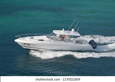 High-end Sport Fishing Boat Powered By Three Outboard Engines,