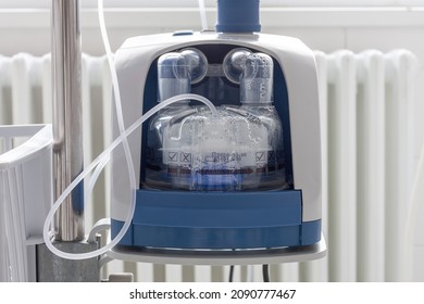 High-flow oxygen device in ICU in hospital. High-flow oxygen therapy is non-invasive respiratory support for patients with pneumonia caused by coronavirus covid-19. - Shutterstock ID 2090777467