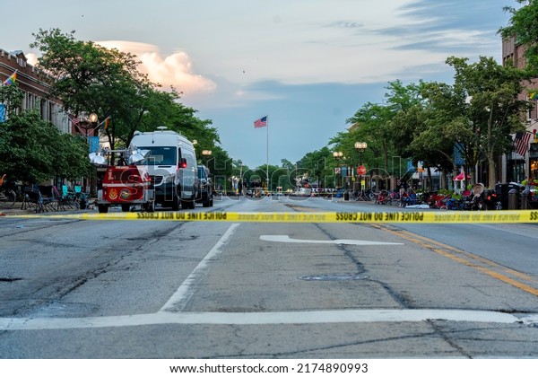 HIGHLAND PARK, ILLINOIS, UNITED STATES - JULY 4,\
2022 : Highland Park deadly mass 4th of July shooting main street\
on July 4th, 2022