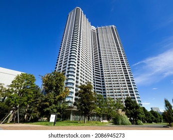 High-rise condominiums in the seaside area of Tokyo