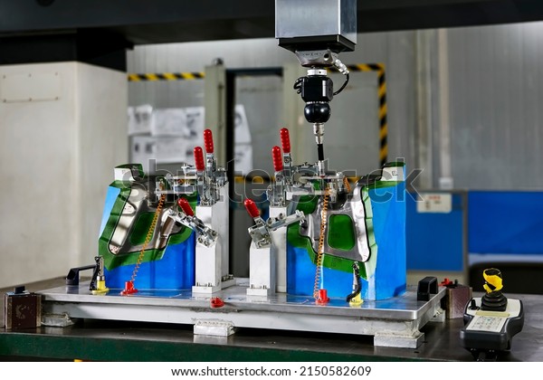 High-tech laser\
engraving abrasive technology\
robot