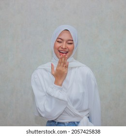 Hijab Woman Smiling Happily With Minimalist Outfit, Plered Cirebon, West Java Indonesia