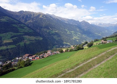 Hike Above Verdins With Views Of The Passeier Valley To The Ötztal Alps