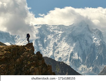 Hiker, Hunza Valley, Karakoram Range, Pakistan