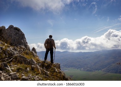 165,426 Rock climber Images, Stock Photos & Vectors | Shutterstock