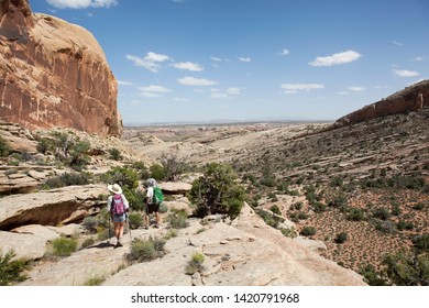 Hiking Comb Ridge, Butler Wash, Utah