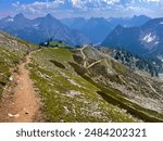 Hiking Maple Pass Loop in North Cascades National Park in Washington USA