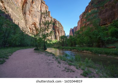 Hiking The Riverside Walk In Zion National Park In Utah In The Usa