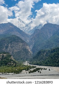 Hiking Through Lower Kali Gandaki Valley