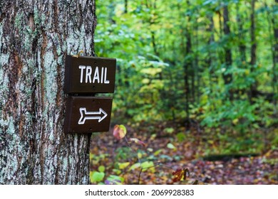 Hiking Trail Sign In Woodford State Park In Vermont.