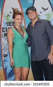 Hilary Duff And Mike Comrie At The 2010 Teen Choice Awards - Press Room, Gibson Amphitheater, Universal City, CA. 08-08-10