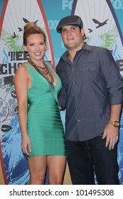 Hilary Duff And Mike Comrie  At The 2010 Teen Choice Awards - Press Room, Gibson Amphitheater, Universal City, CA. 08-08-10