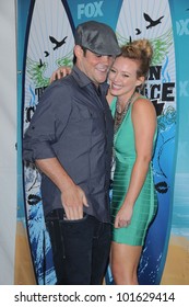 Hilary Duff And Mike Comrie At The 2010 Teen Choice Awards - Press Room, Gibson Amphitheater, Universal City, CA. 08-08-10