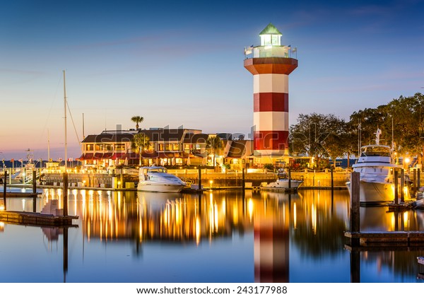 Hilton\
Head, South Carolina, lighthouse at\
twilight.