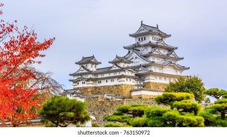 Himeji Castle, White heron castle in autumn season main tower of the UNESCO world heritage site, Hyogo, Kansai, Japan.