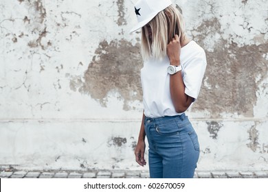 Imagenes Fotos De Stock Y Vectores Sobre Blonde Woman With White