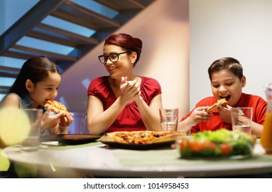 夕ご飯 の画像 写真素材 ベクター画像 Shutterstock
