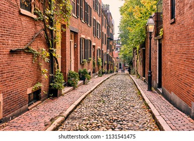 Historic Acorn Street At  Beacon Hill Neighborhood, Boston, USA.