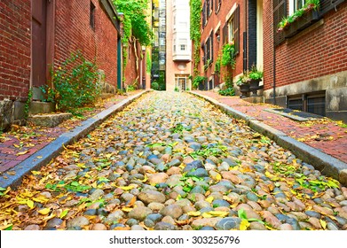 Historic Acorn Street At  Beacon Hill Neighborhood, Boston, USA.