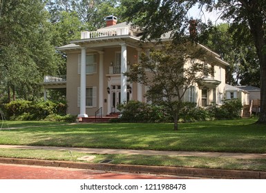 Historic Antebellum Home In Tyler TX