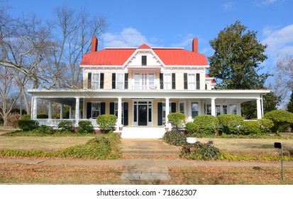 Historic Antebellum House In Madison, Georgia.