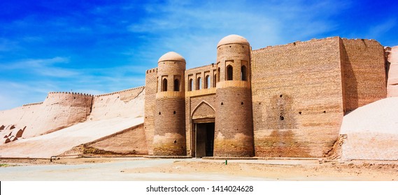 Historic architecture of Itchan Kala, walled inner town of the city of Khiva, Uzbekistan. UNESCO World Heritage Site.