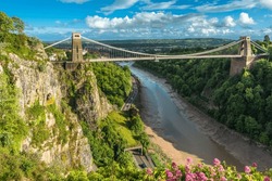 Pont Historique De Suspension De Clifton Par Isambard Kingdom Brunel S'étend Sur La Gorge D'Avon Avec La Rivière Avon En Dessous, Bristol, Angleterre, Royaume-Uni, Europe
