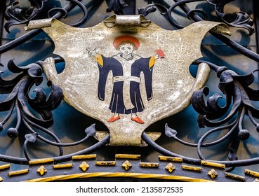 historic coat of arms - the munich kindel - photo