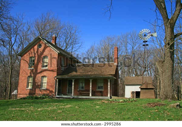 Historic Farm House Midwest Along Lake Stock Photo (edit Now) 2995286