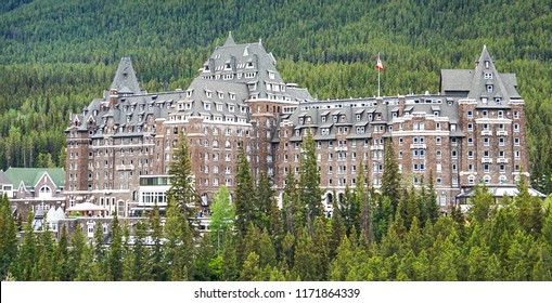 492 Fairmont banff springs Images, Stock Photos & Vectors | Shutterstock