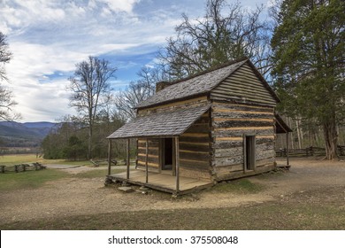 Imagenes Fotos De Stock Y Vectores Sobre Smoky Mountains Cabin