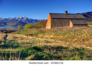 Historic Tate Barn At Sunrise - Heber - Utah