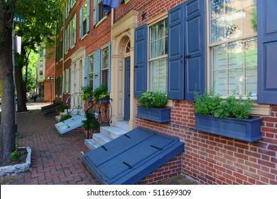 Historic Townhouse On Pine Street In Old Town Philadelphia, Pennsylvania, USA.