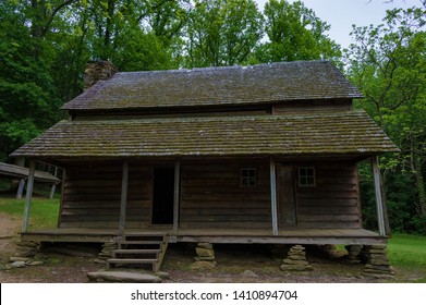 Imagenes Fotos De Stock Y Vectores Sobre Cades Cove Travel