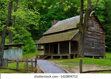 Imagenes Fotos De Stock Y Vectores Sobre Cades Cove Travel