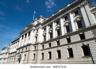 HM Treasury Building, London, England, UK