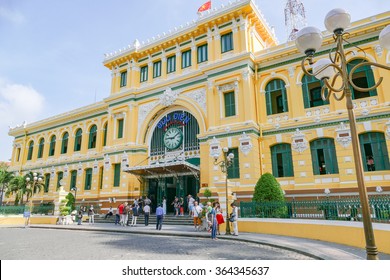 HO CHI MINH, VIETNAM- JAN 2016: Beautiful Interior In Postal Center, An Ancient French Post Office With Dome Design, Impression Landmark For Vietnam Travl At Saigon, Vietnam.