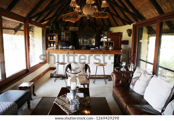 HOEDSPRUIT, SOUTH AFRICA - SEPTEMBER 28, 2018: Bar\
in the Kings Camp Private Game Reserve in Timbavati Private Nature\
Reserve, South\
Africa
