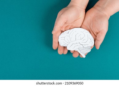 Holding A Brain In The Hands, Parkinson Disease, Alzheimer Awardness, Mental Disorder Dementia, Psychology Problems, Cerebral Vein Thrombosis