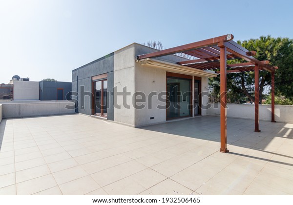 Hollow contemporary\
modern villa terrace