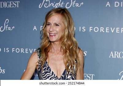 Pictures of holly hunter
