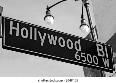 Hollywood Bl Street Sign