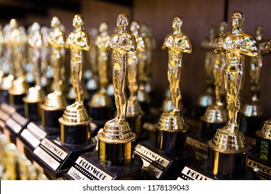 Imágenes Fotos De Stock Y Vectores Sobre Movie Store - bronze roblox music video award for sale